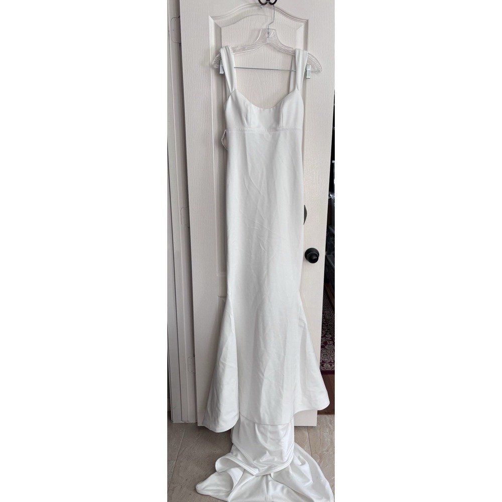 Elegant White Wedding Dress